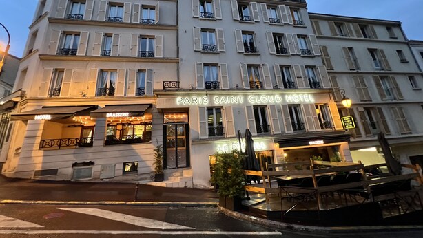Front of property - Paris Saint-Cloud Hôtel (Saint-Cloud)