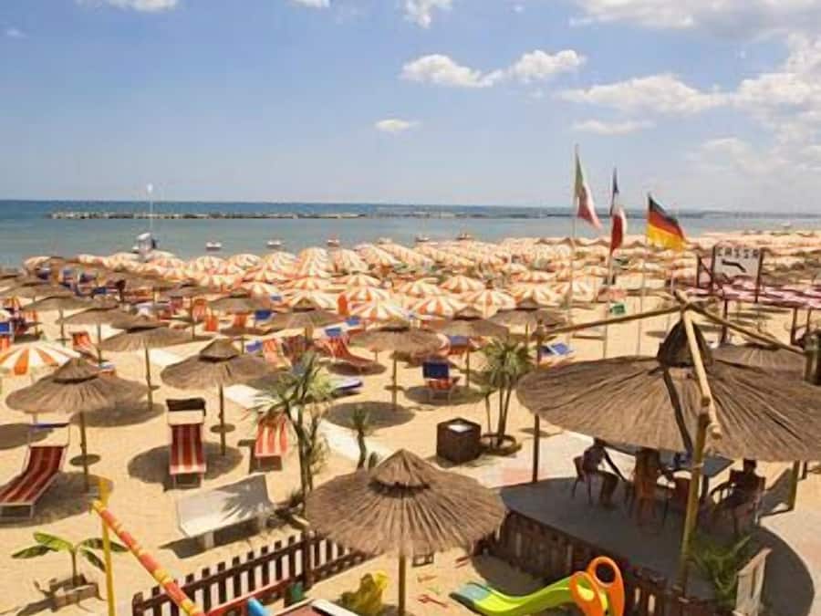 Private beach, beach towels
