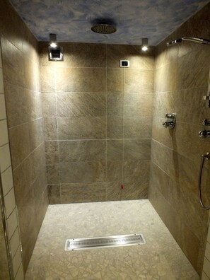 Bathroom shower - Monza (Moena)