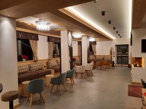 Lobby - Monza (Moena)