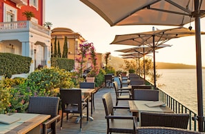 Lunch, dinner served; Italian cuisine, pool views