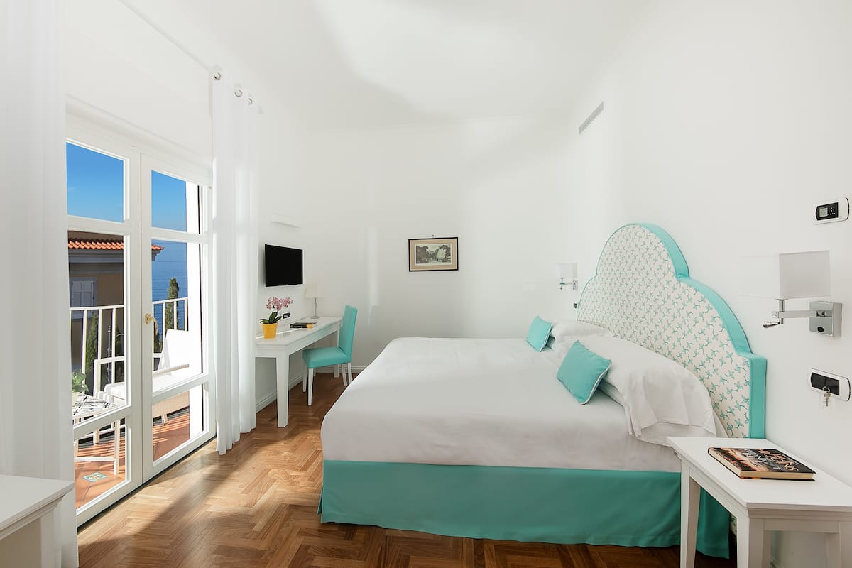 Chambre Supérieure Double ou avec lits jumeaux, balcon