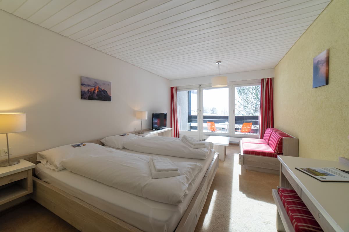 In-room safe, desk, laptop workspace, free WiFi