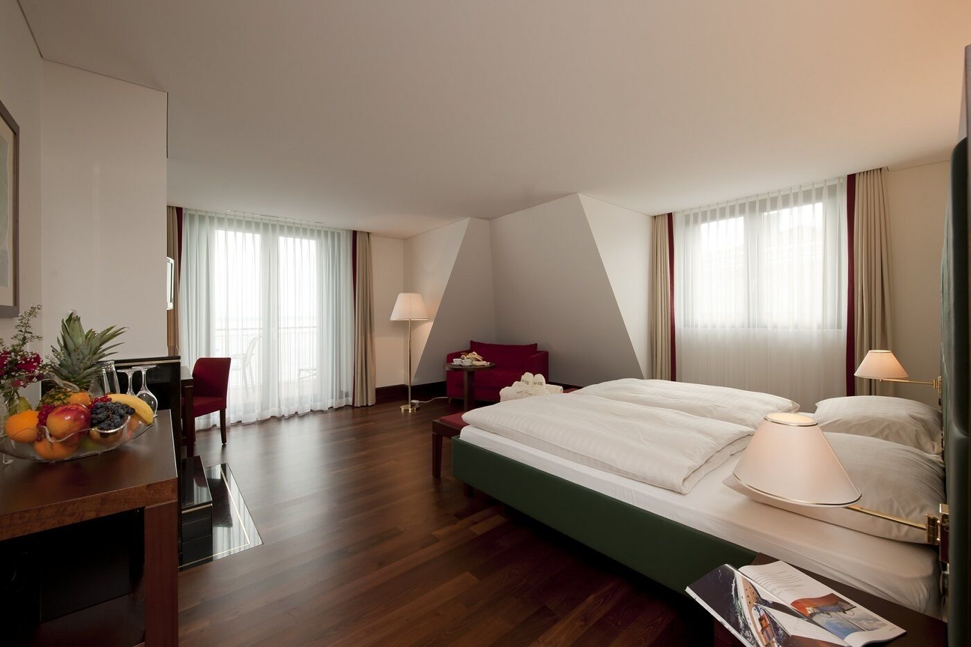 superior suite, lake view | 1 bedroom, hypo-allergenic bedding, minibar, in-room safe