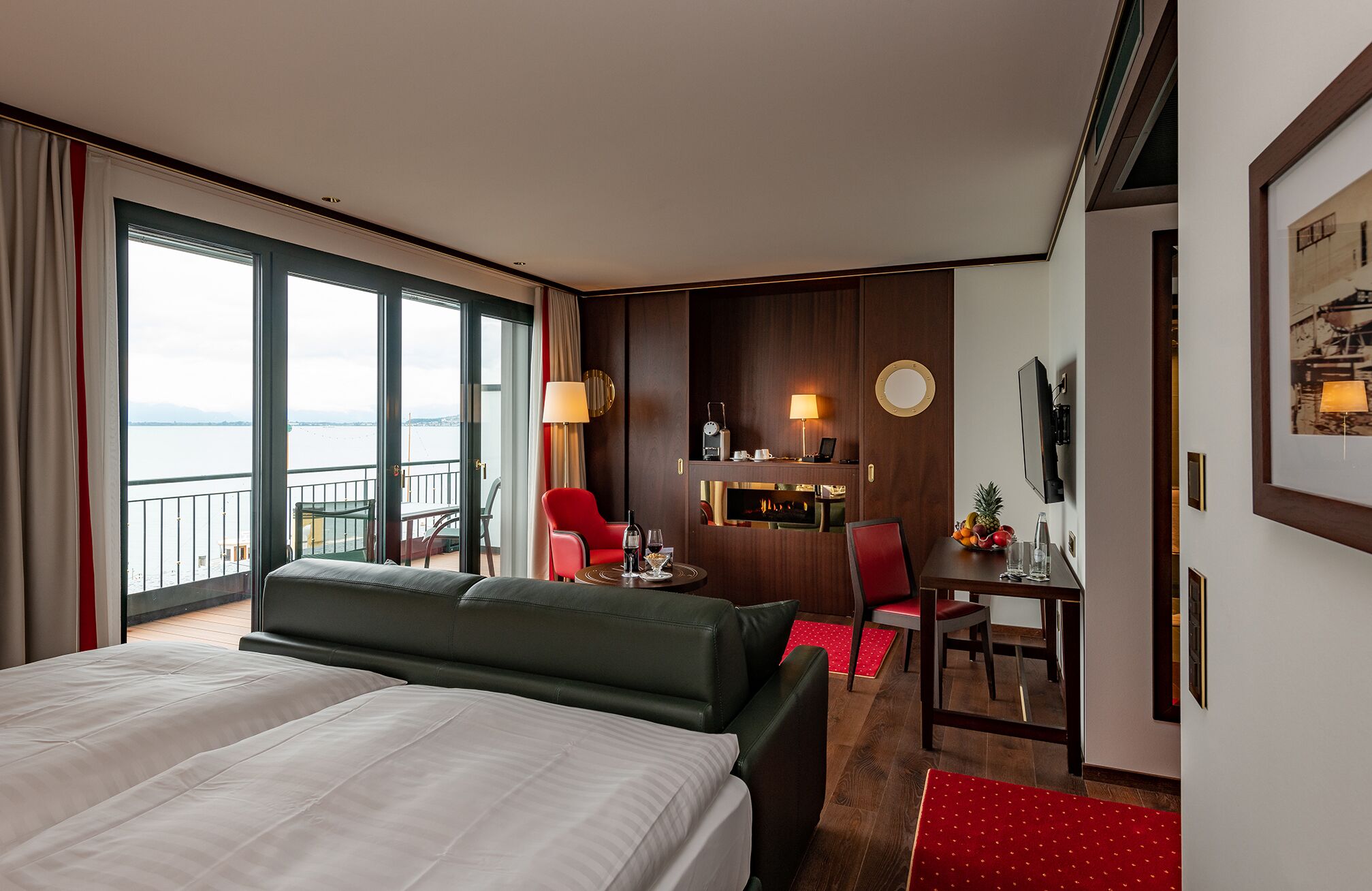 superior suite, lake view | 1 bedroom, hypo-allergenic bedding, minibar, in-room safe