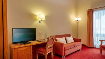 Literie hypoallergénique, coffres-forts dans les chambres, bureau