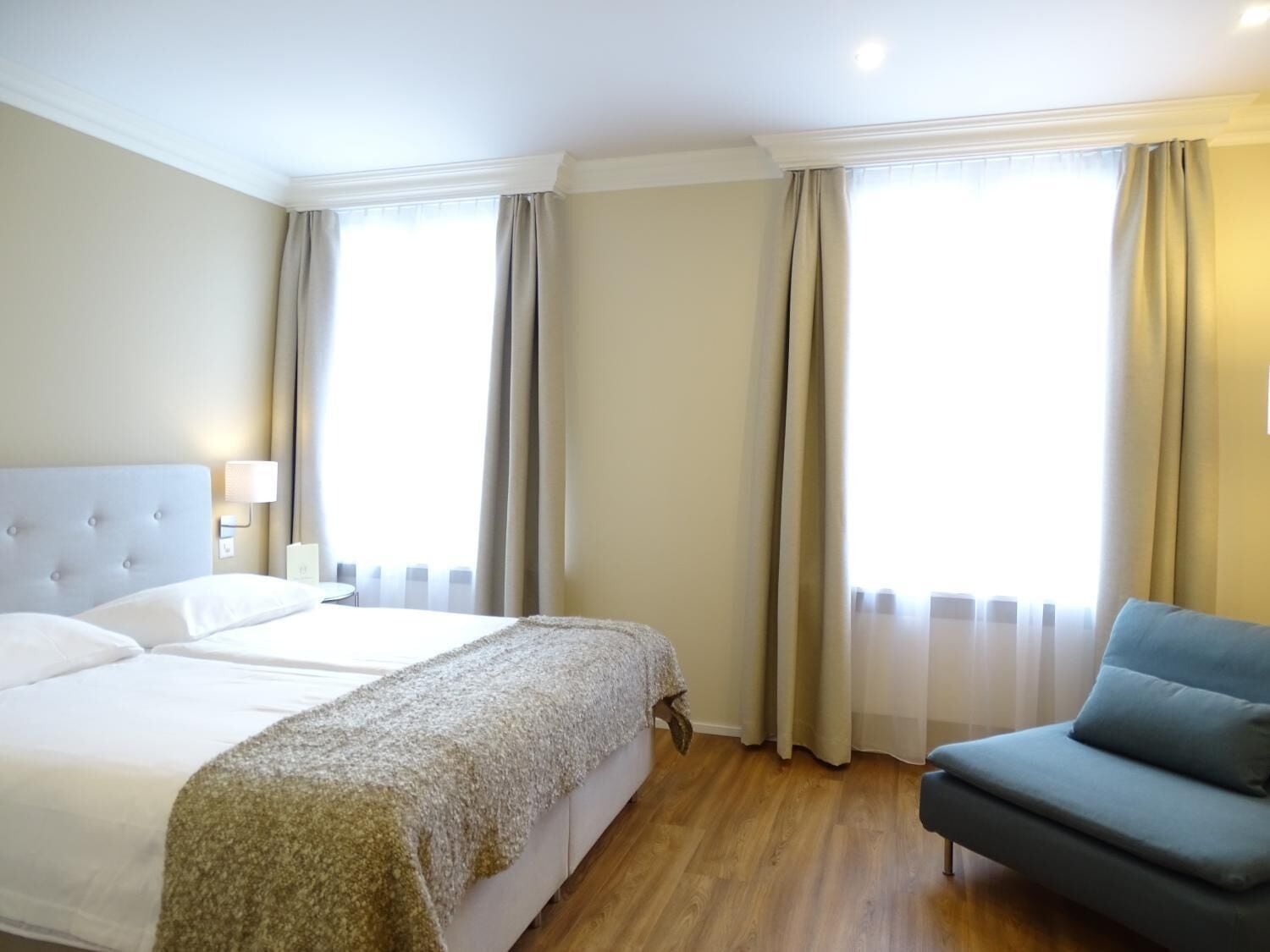 1 bedroom, desk, free wifi