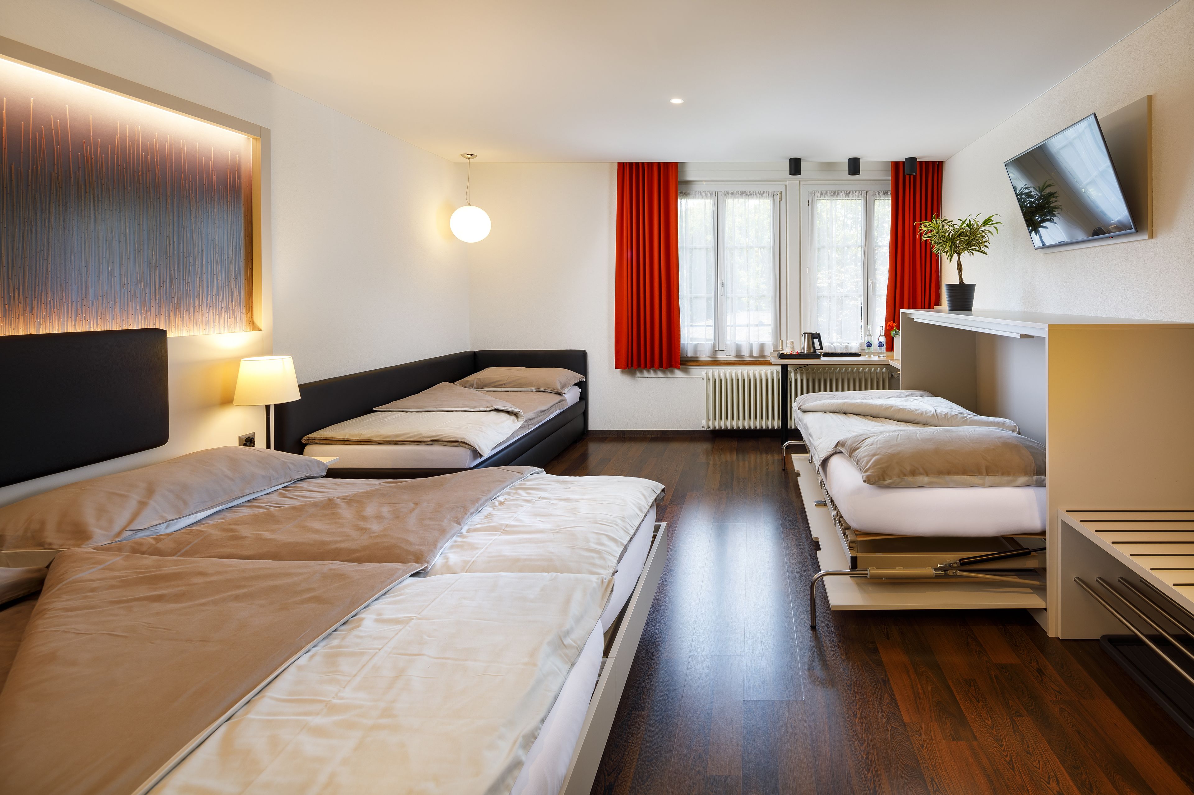 comfort room | premium bedding, in-room safe, desk, laptop workspace