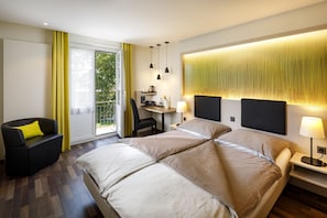 Standard Room | Premium bedding, in-room safe, desk, laptop workspace - Hotel Jardin (Bern)