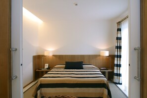 1 bedroom, Egyptian cotton sheets, memory-foam beds, in-room safe