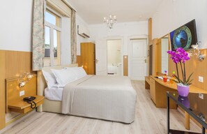Doppelzimmer mit Seeblick | In-room safe, desk, soundproofing, free WiFi - Hotel Victoria au Lac (Paradiso)