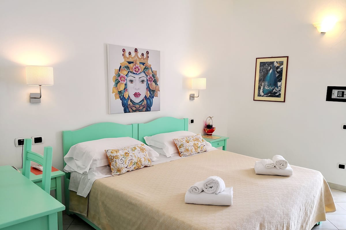 Select Comfort beds, minibar, in-room safe, desk