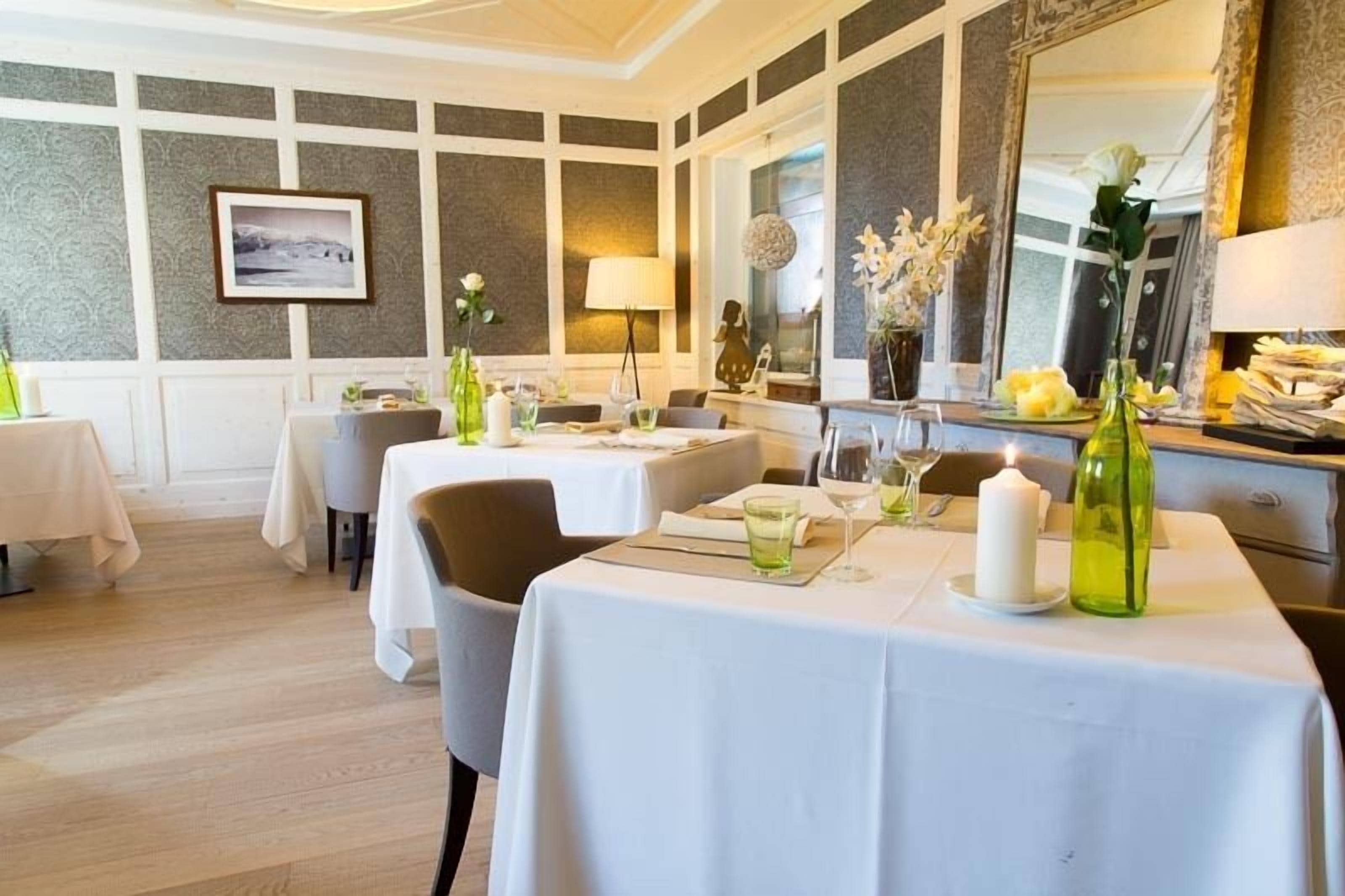 2 ristoranti, aperti a colazione, cucina locale e internazionale