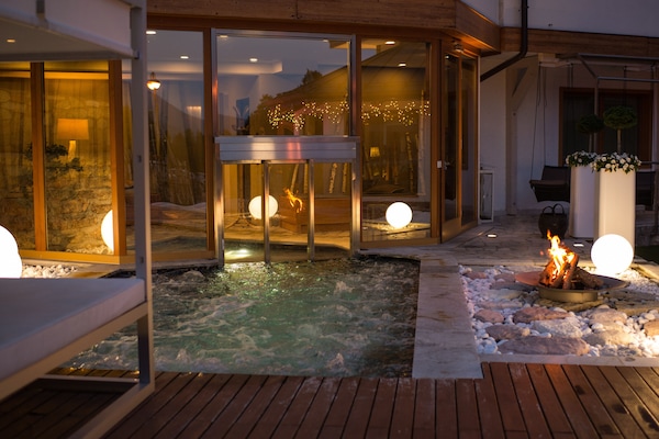 Bañera de hidromasaje exterior
