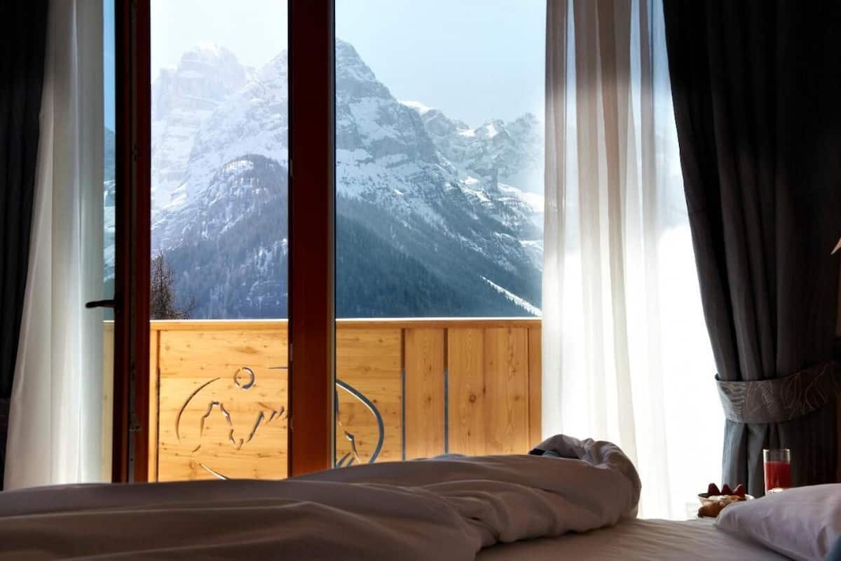 1 bedroom, in-room safe, desk, blackout curtains