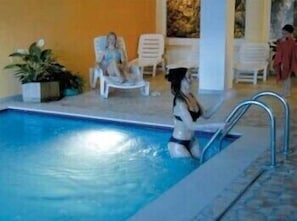 Indoor pool, pool loungers