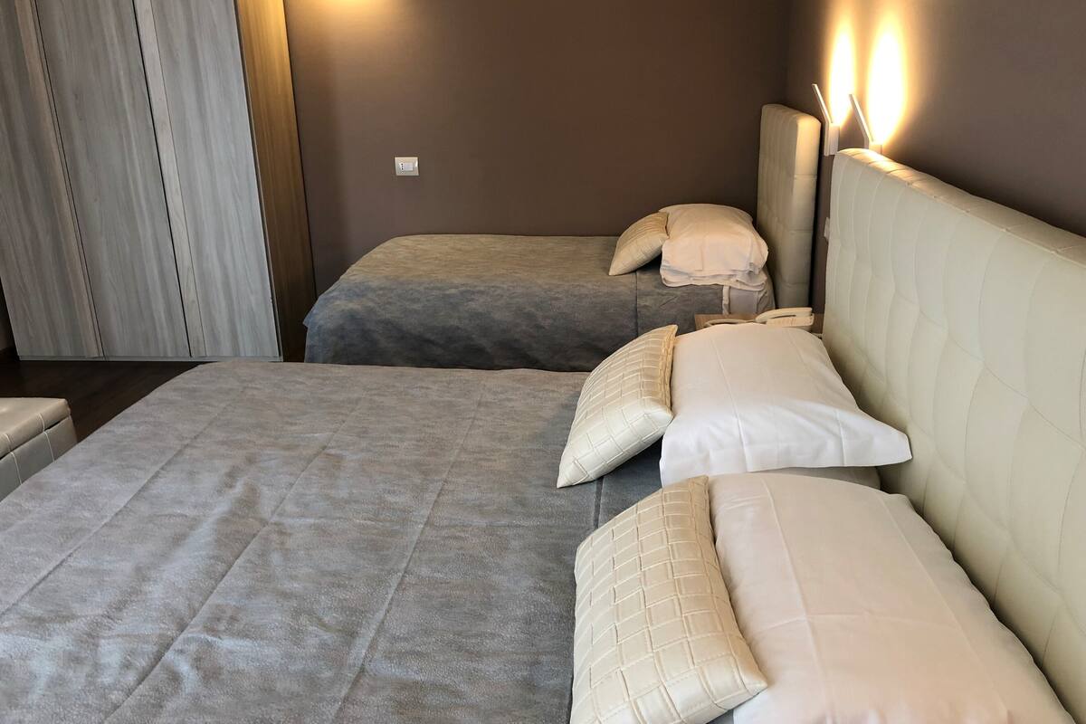 Junior Suite | Minibar, desk, blackout drapes, WiFi (free)