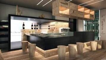 2 bar/lounge