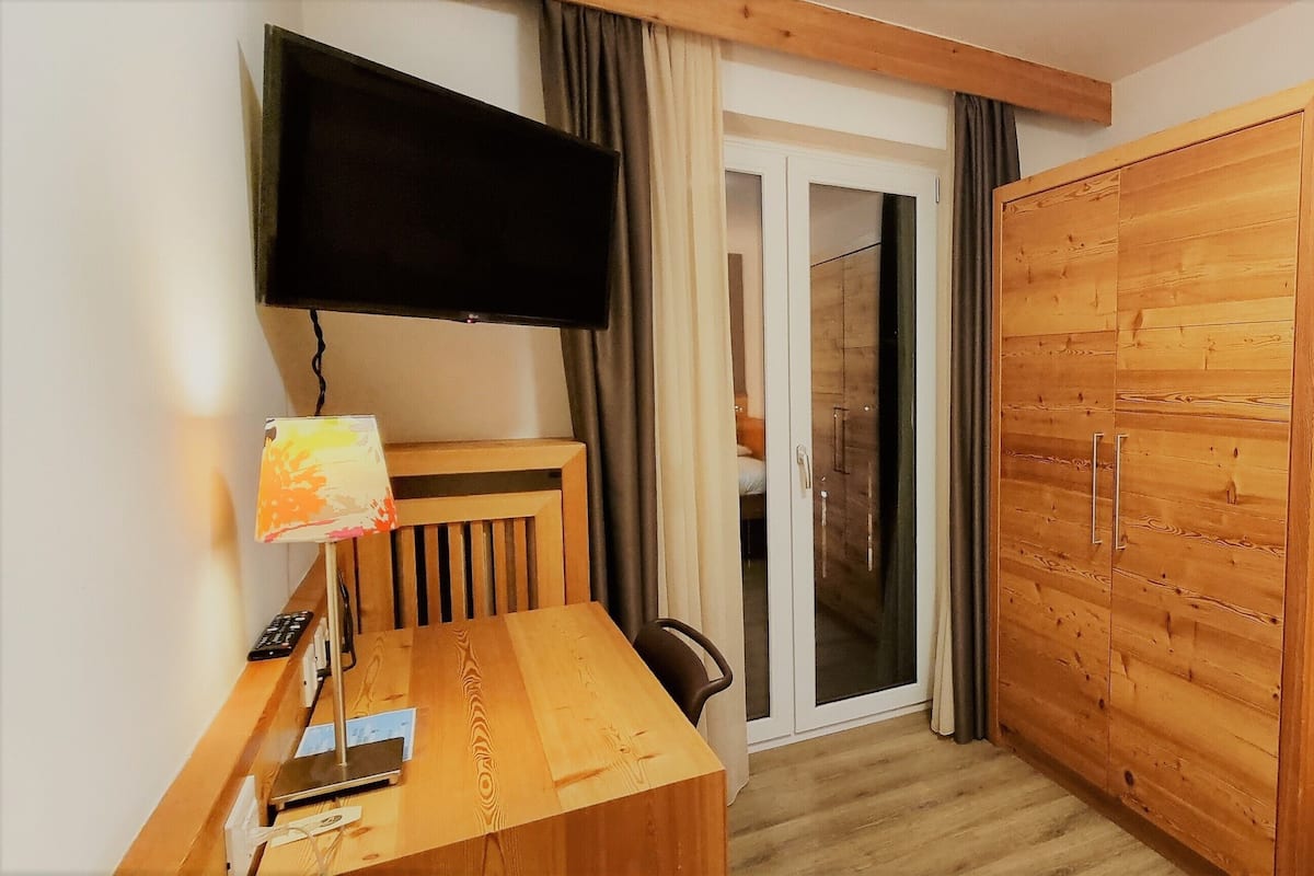 Chambre simple | Coffre-fort pour ordinateur portable, bureau, accès au Wi-Fi (inclus)