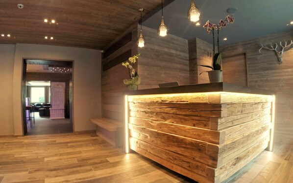 Reception - Hotel Arnica (Pinzolo)