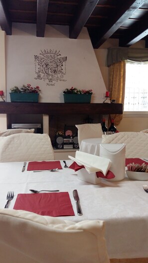 Petit déjeuner buffet compris tous les jours