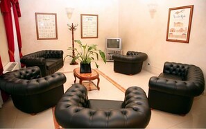 Coin salon dans le hall