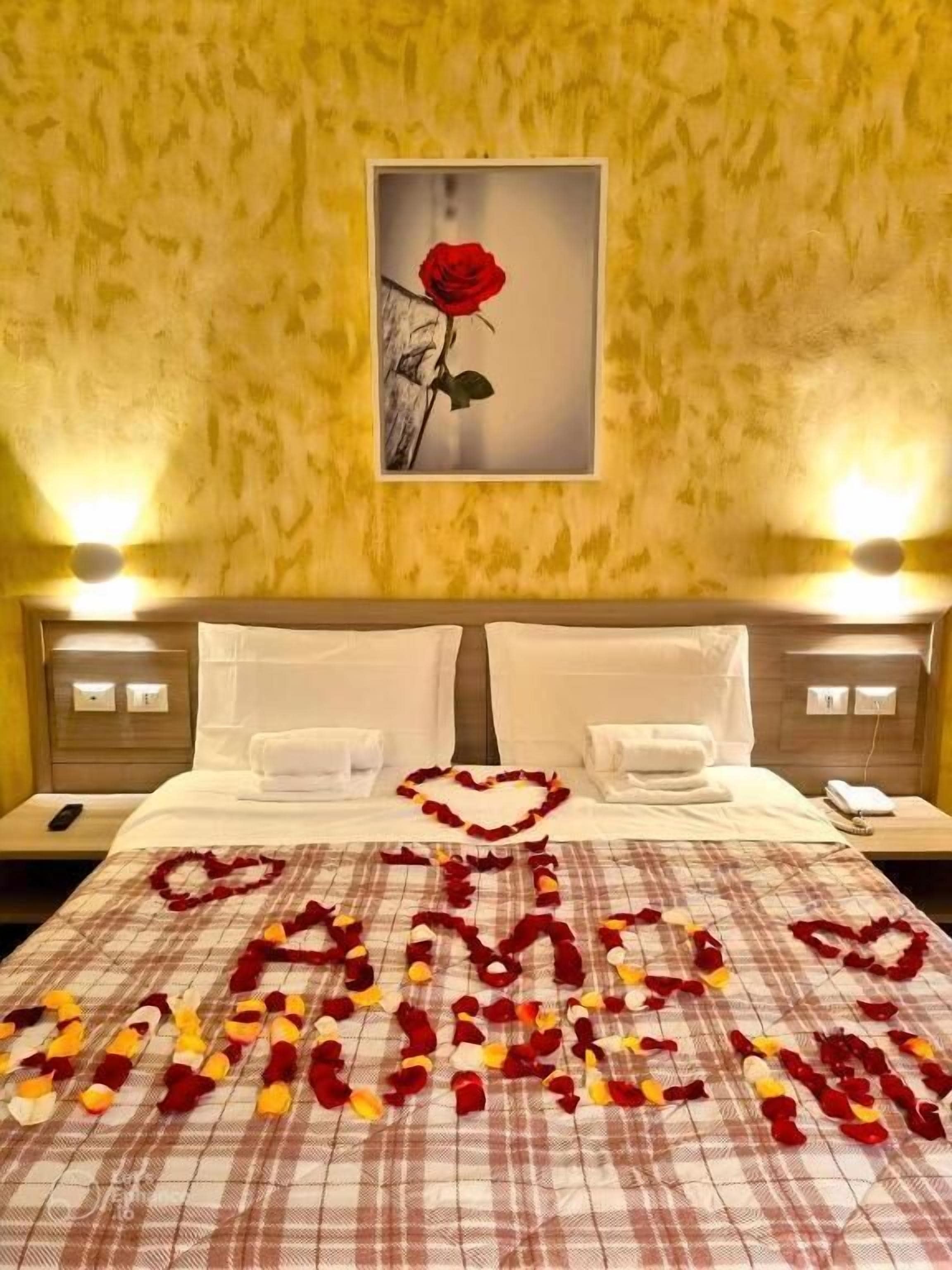 Standard Room, 1 Double Bed | In-room safe, desk, blackout drapes, soundproofing