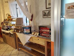 Déjeuner continental servi tous les jours en supplément