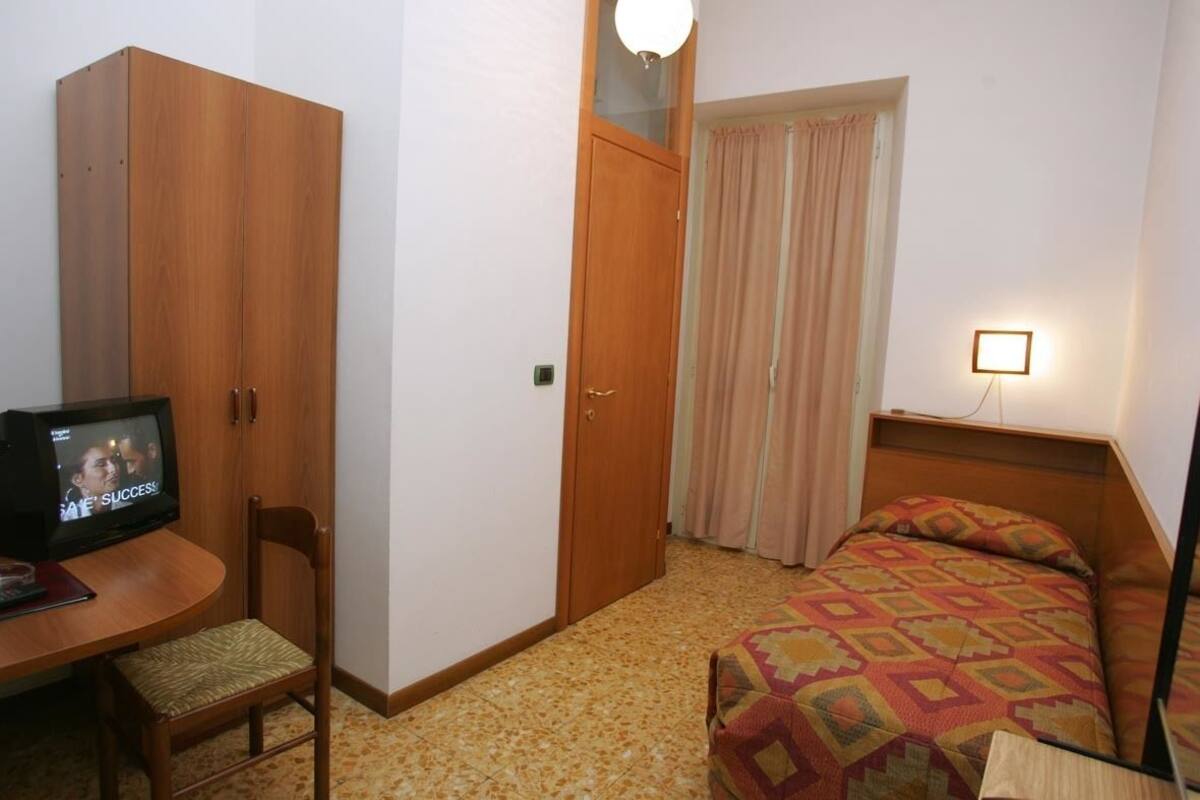 In-room safe, desk, blackout drapes, soundproofing