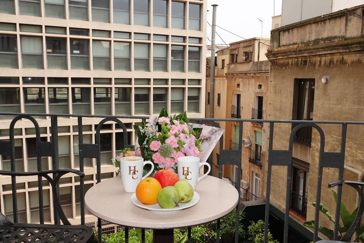 Habitación doble superior (Le Patio) | Ropa de cama de alta calidad y minibar