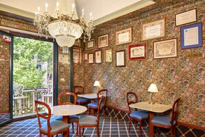 ロビーラウンジ