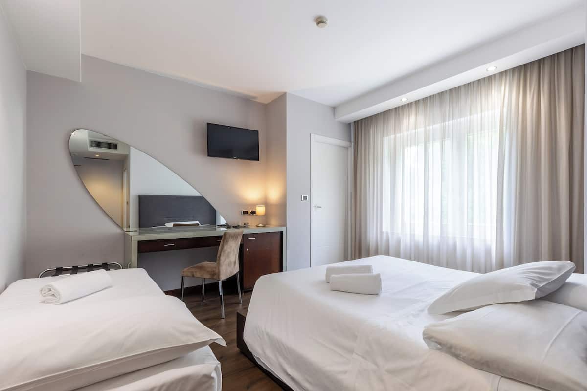 Chambre Triple | Literie de qualité supérieure, couette en duvet d'oie