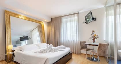 Aston Hotel