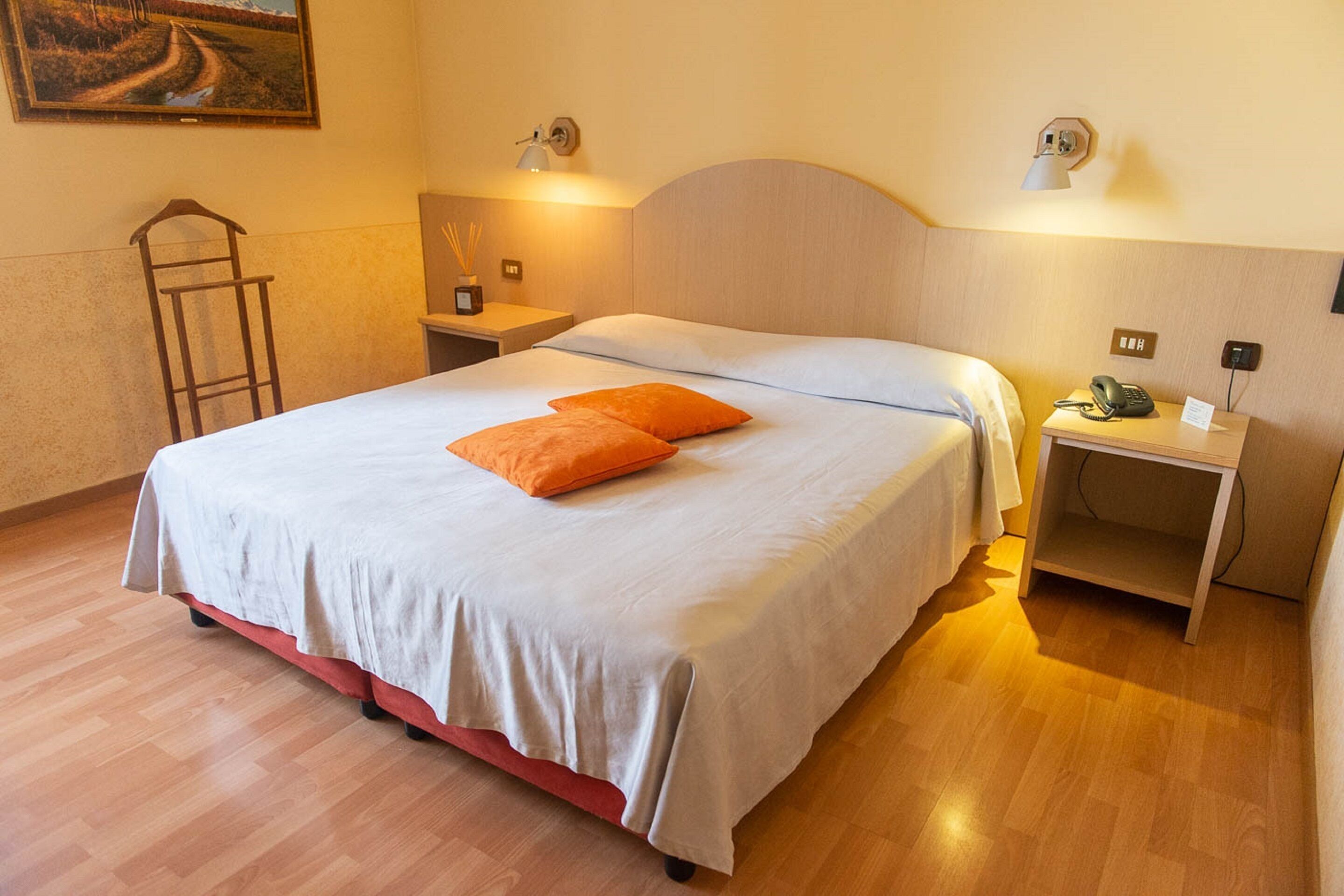 double room single use | 1 bedroom, hypo-allergenic bedding, minibar, desk