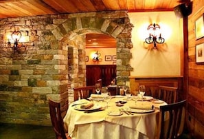 Breakfast, lunch, dinner served; local cuisine