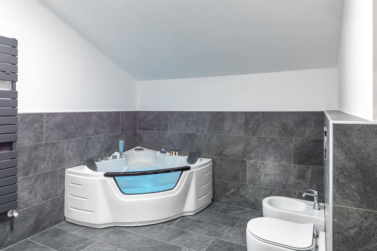 junior suite | private spa tub