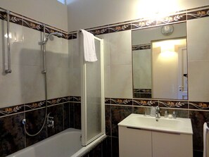 Superior-Doppelzimmer, Stadtblick | Badezimmer