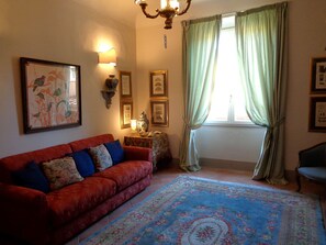 Interior detail - Relais Cavalcanti Guest House (Florence)