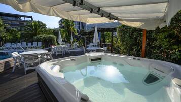 Piscina all'aperto, ombrelloni da piscina