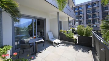 Superior Room, Lake View | Terrace/patio
