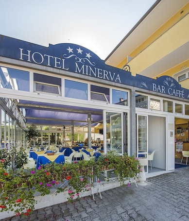 Café. Hotel Minerva