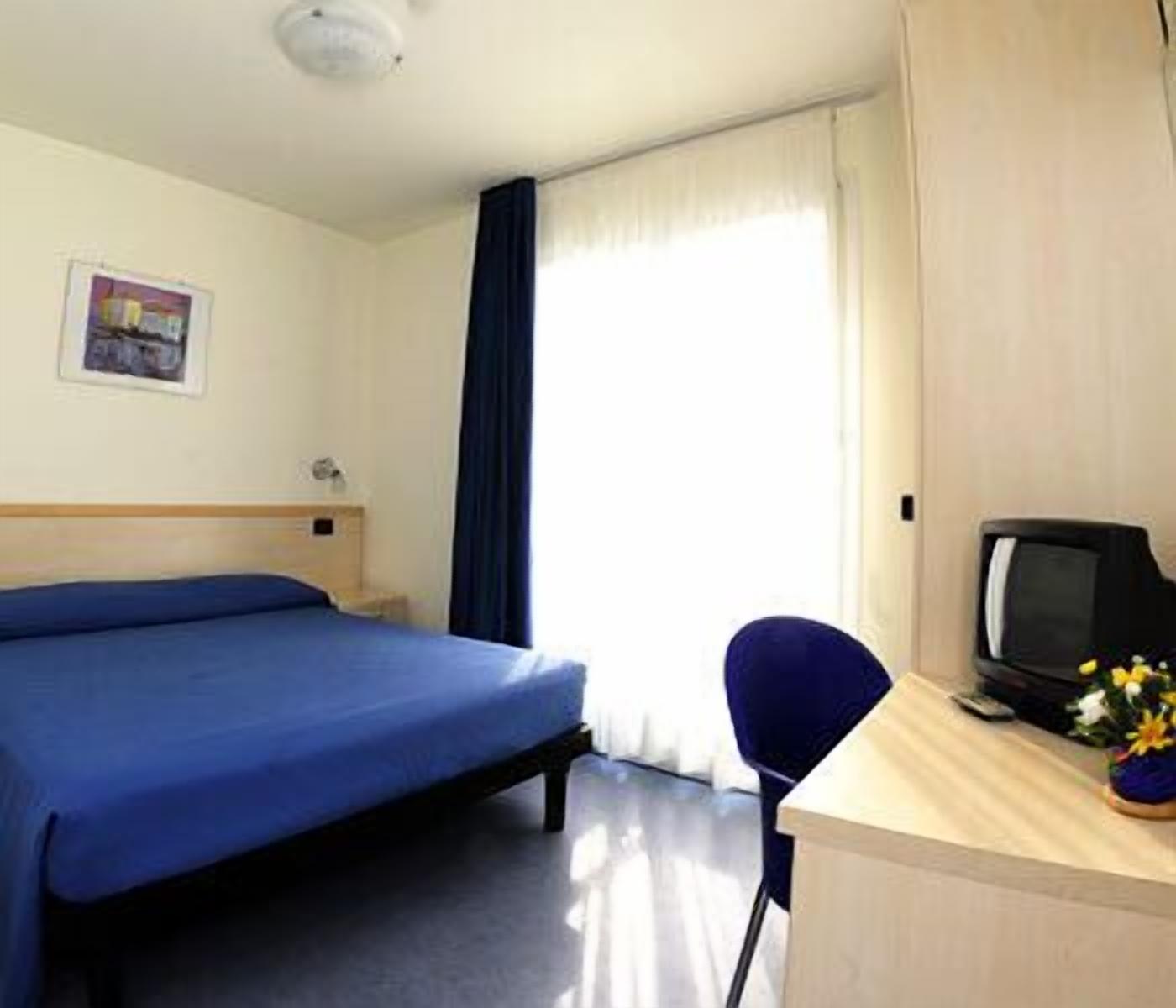 desk, cots/infant beds, free wifi, wheelchair access