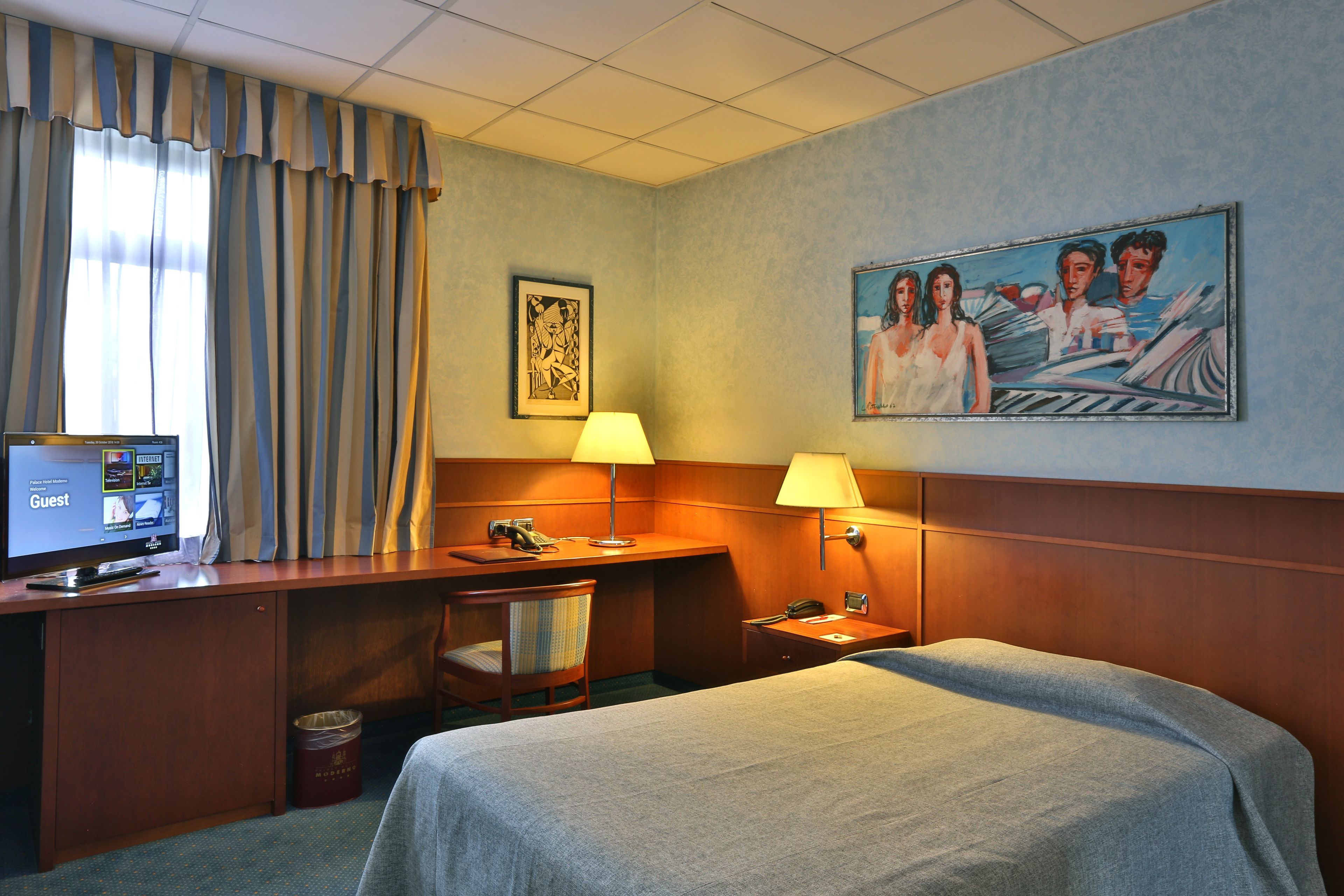 single room | hypo-allergenic bedding, select comfort beds, minibar, in-room safe