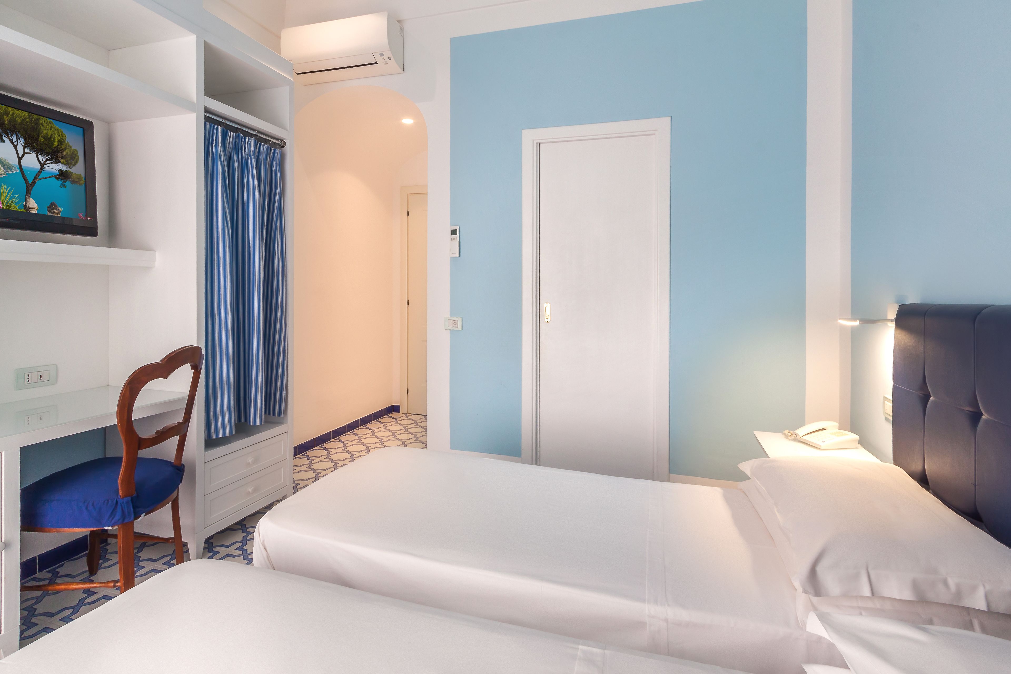 standard double or twin room | minibar, in-room safe, desk, free wifi