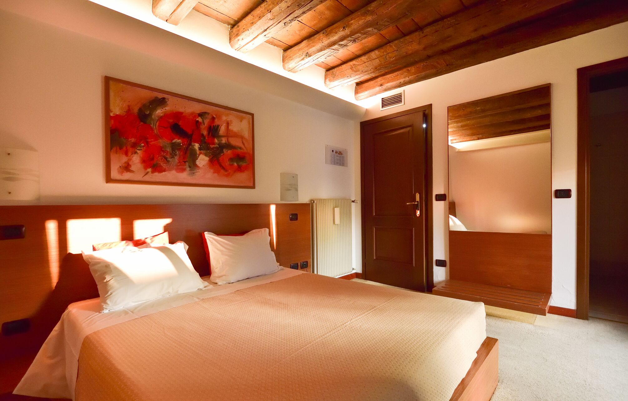 double room | in-room safe, desk, free wifi