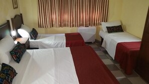 Quadruple Room | Desk, free WiFi - Hotel Chopin (Milan)