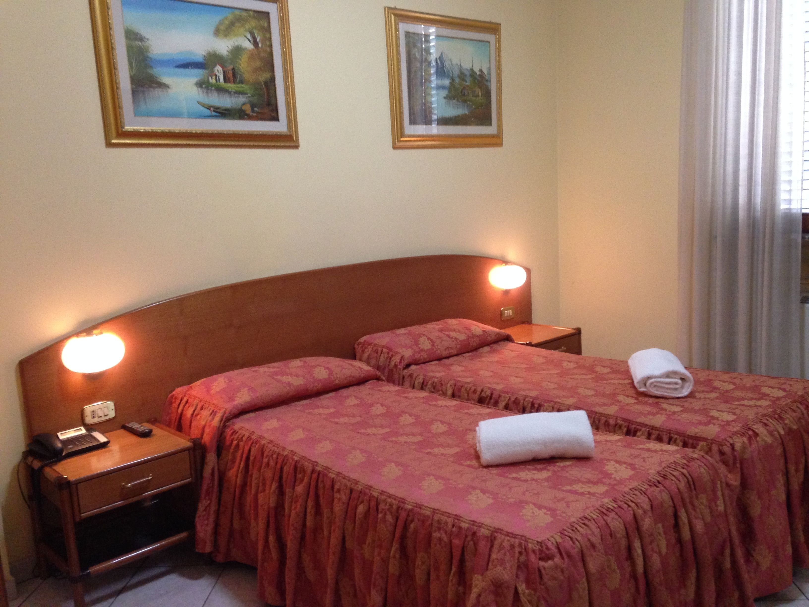 Double Room | Desk, iron/ironing board, free WiFi