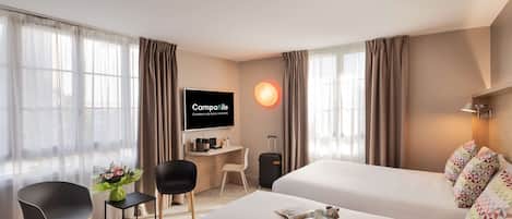 Habitación estándar, varias camas | Escritorio, insonorización, cunas gratuitas y wifi gratis