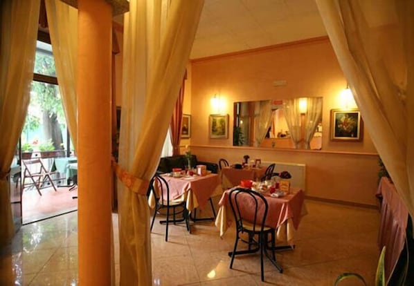 Daily buffet breakfast (EUR 5.00 per person)