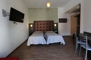 Minibar, ameublement unique, bureau, accès au Wi-Fi (inclus)